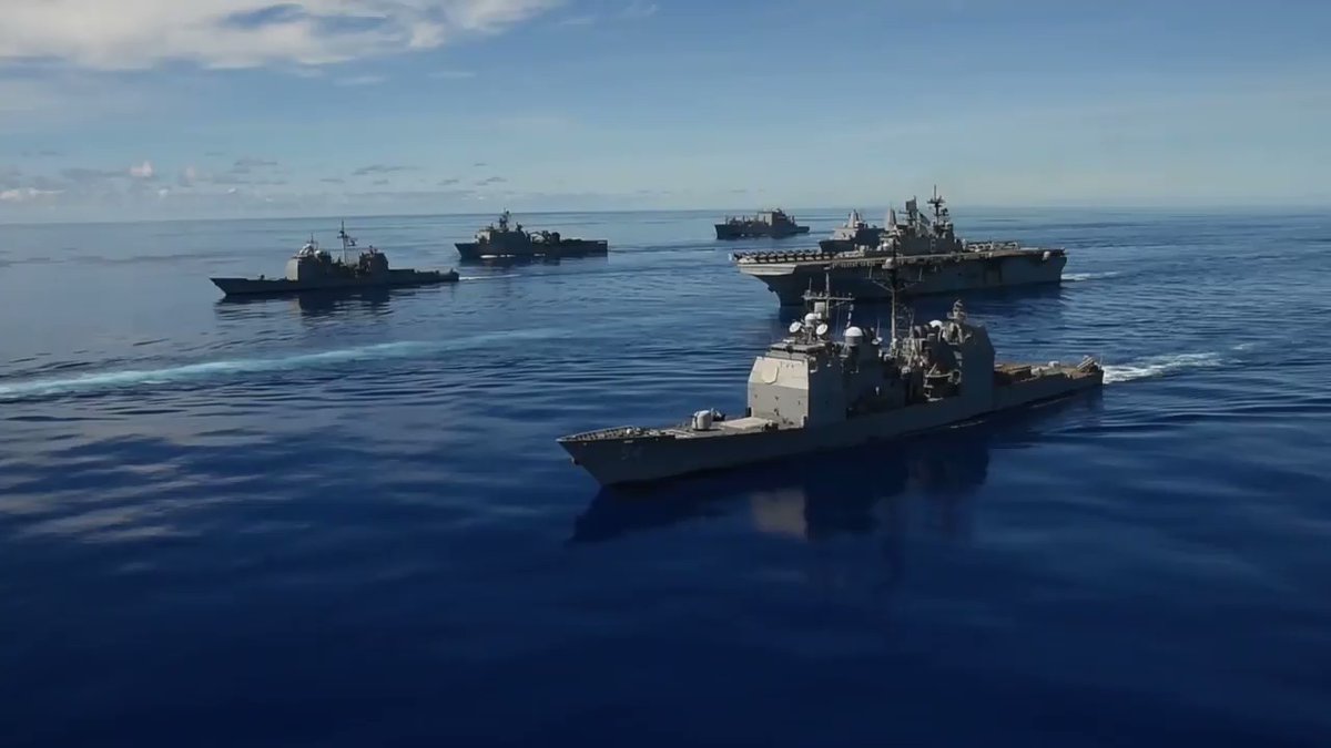 Exercise ValiantShield 2020 concluded 25 Sept in the Philippine Sea with a photoex. The big ships are carrier RONALD REAGAN CVN76, assault ship AMERICA LHA6, cruisers ANTIETAM CG54 & SHILOH CG67. Submarine CHICAGO SSN721 is in the lead, with USN and & USAF aircraft overhead