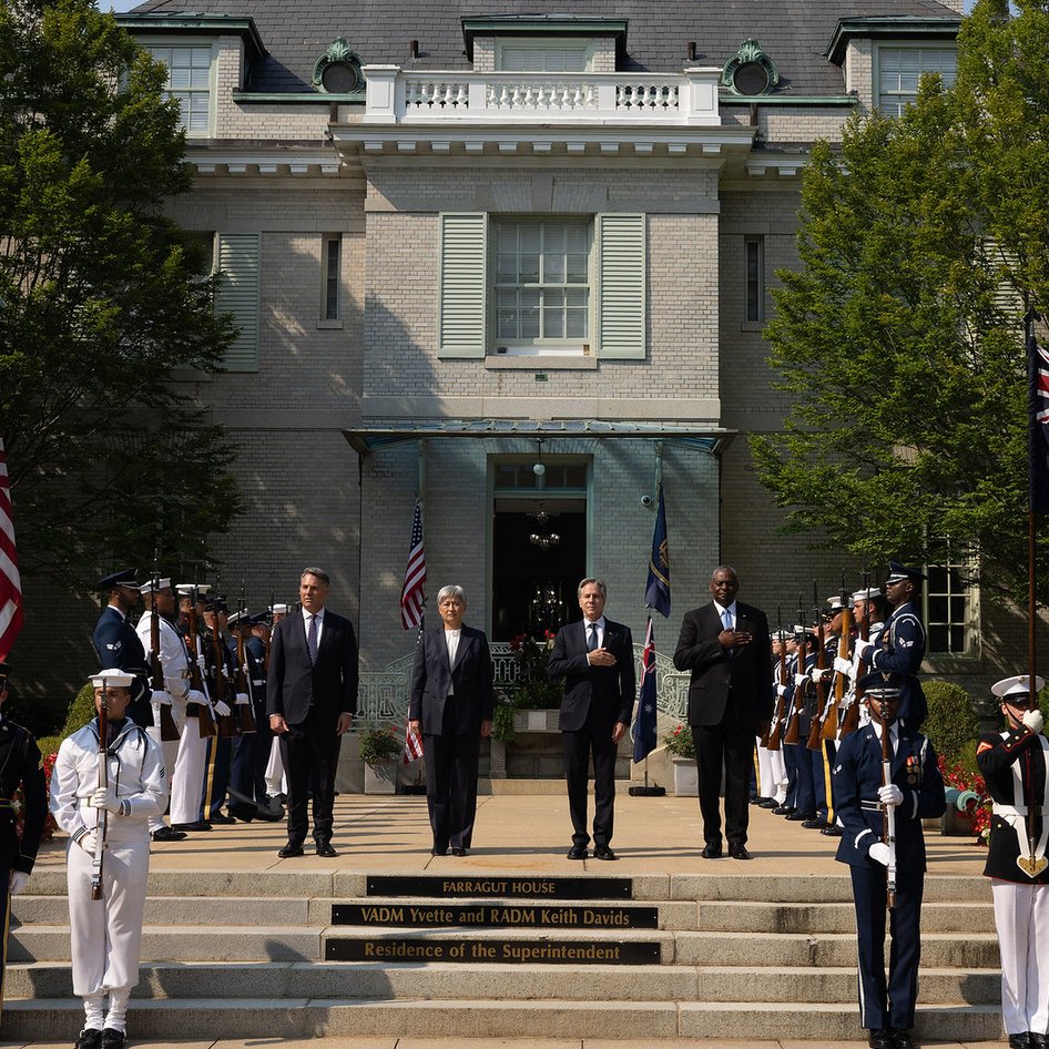 La riunione ministeriale USA-Australia è iniziata ad Annapolis: Austin: Stiamo lavorando insieme oggi per affrontare le sfide condivise alla sicurezza, dal comportamento coercitivo della RPC, alla guerra scelta dalla Russia contro l'Ucraina, al Medio Oriente. Blinken: Apprezziamo profondamente l'impegno dell'Australia nella difesa dell'Ucraina